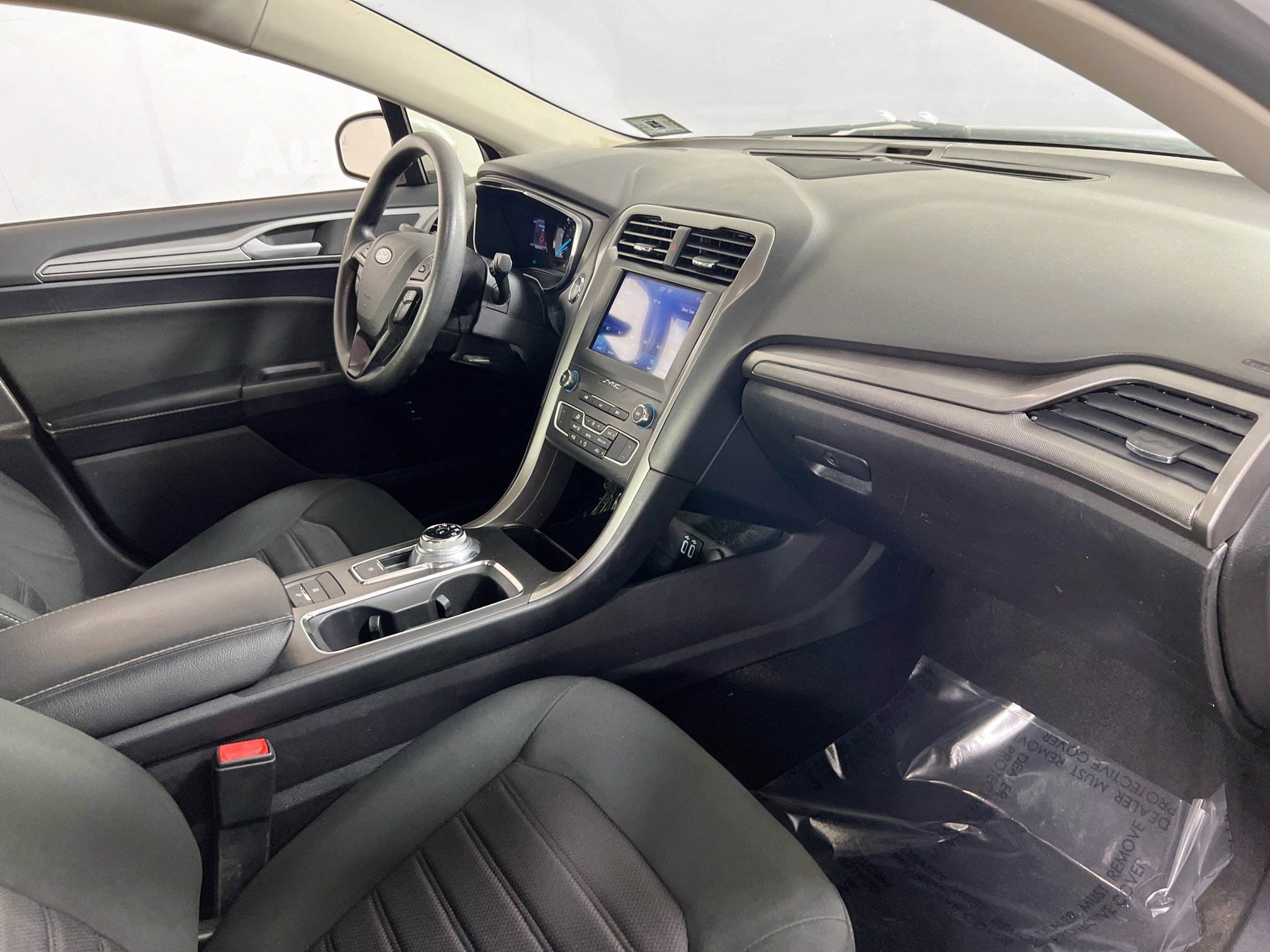 Used 2019 Ford Fusion SE FWD image 27