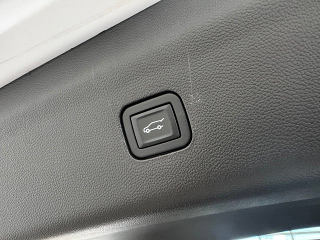Used 2022 Buick Enclave Avenir w/ Avenir Technology Package AWD/4WD image 46
