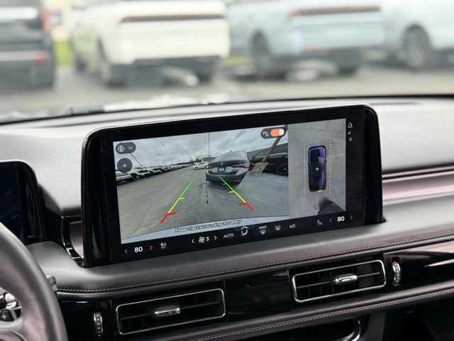 Used 2025 Lincoln Aviator AWD image 4