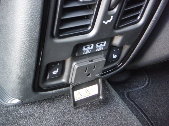 Used 2022 Dodge Durango R/T w/ Tow 'N Go Package AWD/4WD image 59