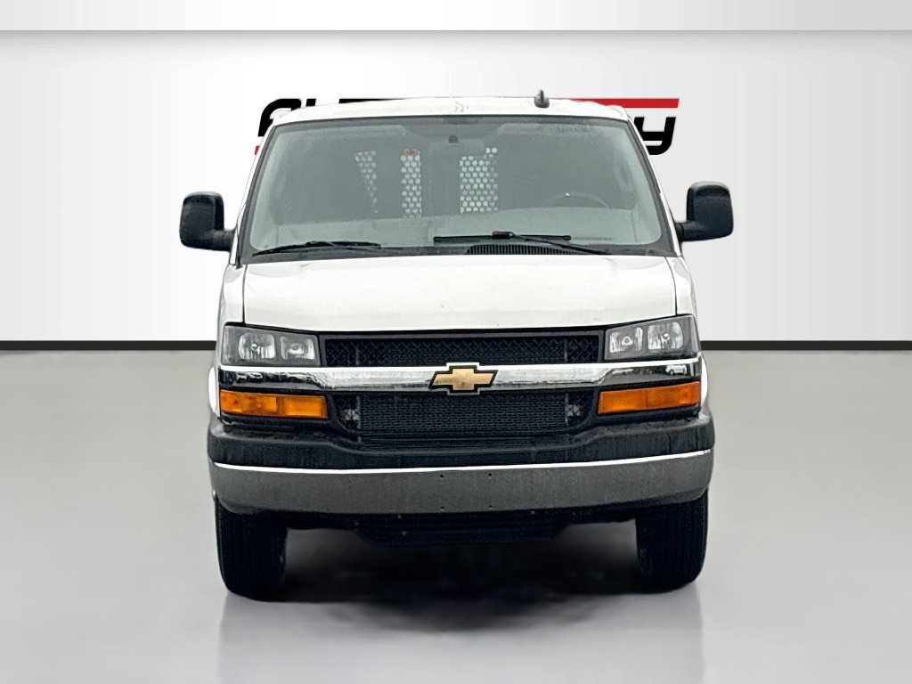 Used 2025 Chevrolet Express 2500 w/ Driver Convenience Package RWD image 2
