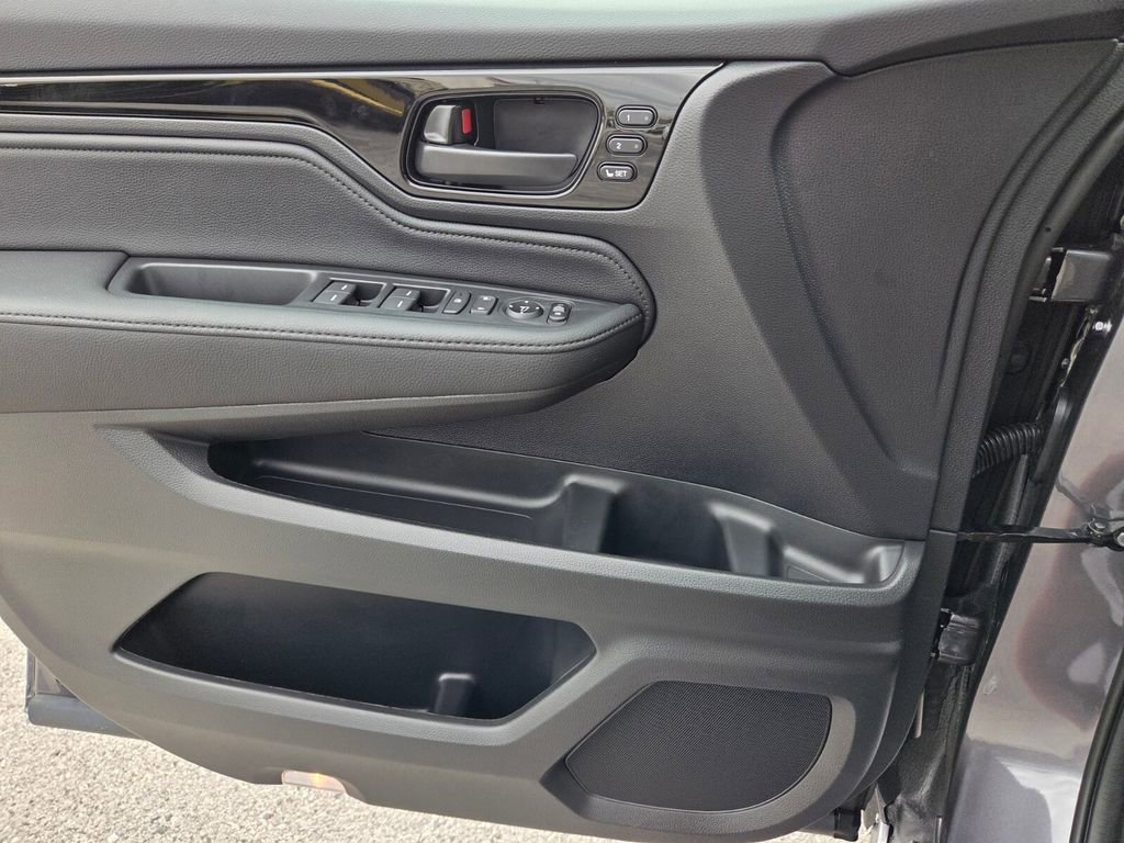 Used 2026 Honda Odyssey Touring image 24