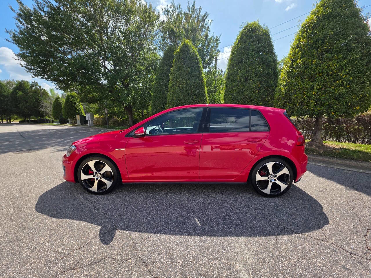 Used 2015 Volkswagen GTI SE w/ Lighting Package (SEL) FWD image 2