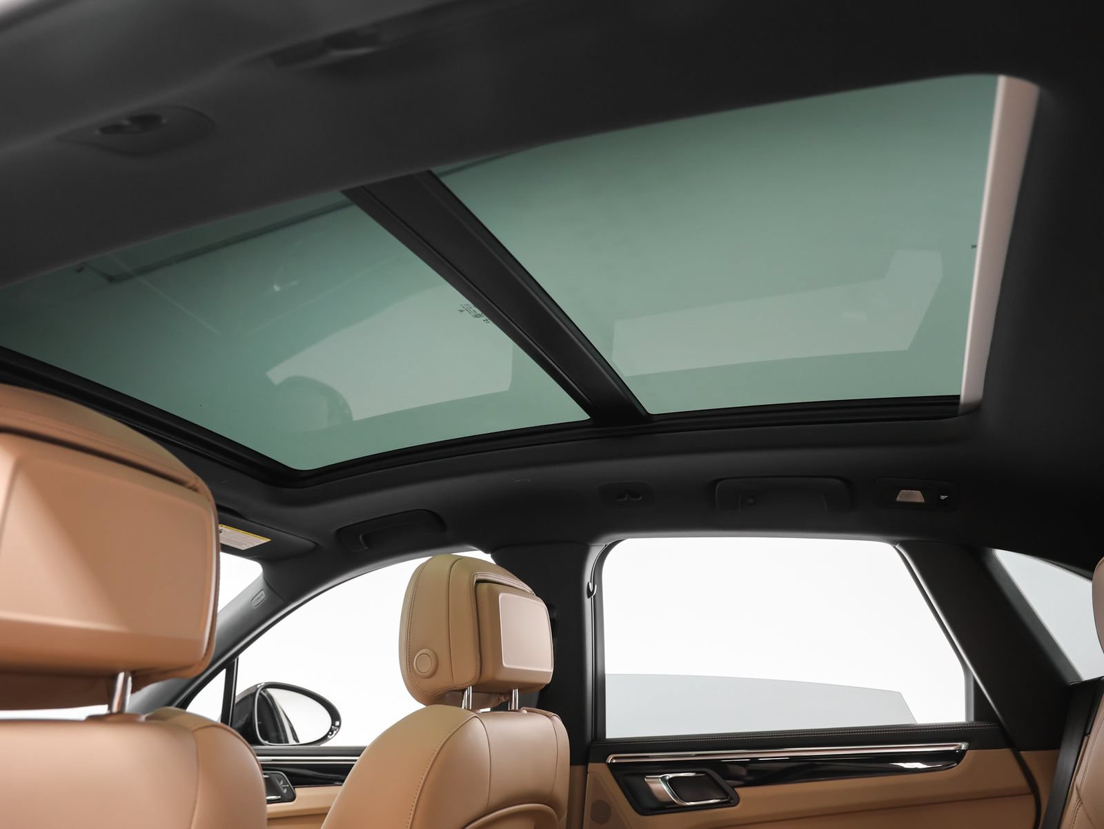 New 2026 Porsche Macan AWD/4WD image 44