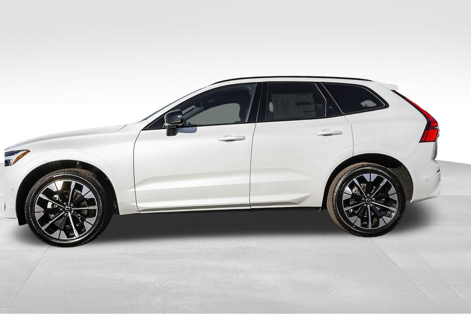New 2026 Volvo XC60 B5 Plus w/ Climate Package AWD/4WD image 8