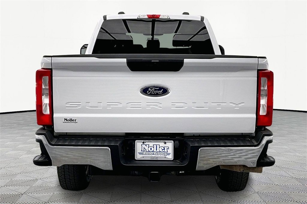 Used 2024 Ford F250 XLT w/ FX4 Off-Road Package image 4
