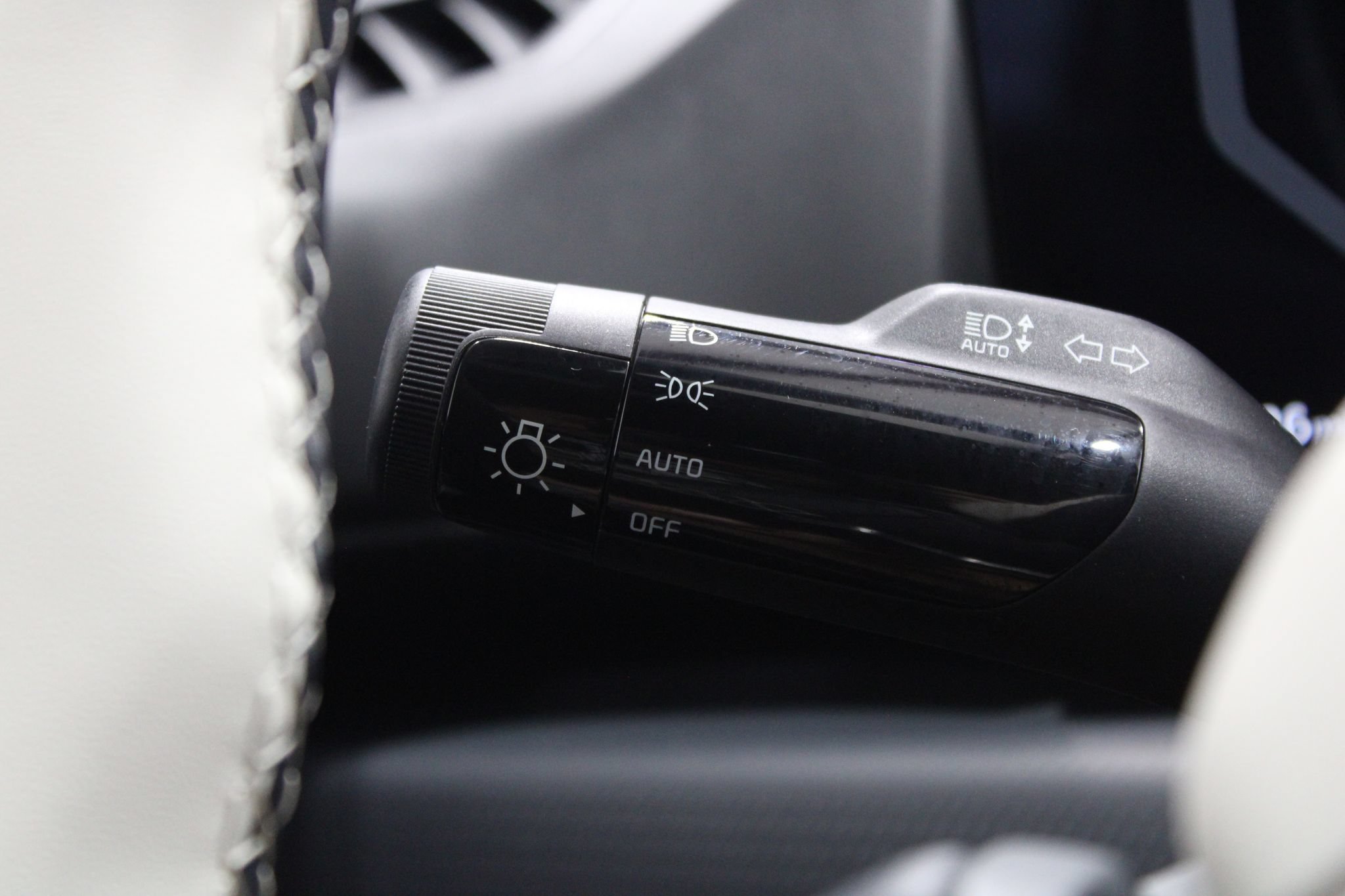 Used 2025 Kia K4 GT-Line FWD image 41