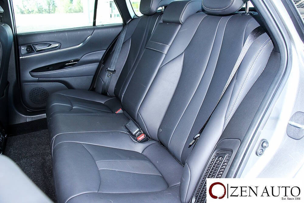 Used 2022 Toyota Mirai w/ Advanced Technology Package RWD image 32