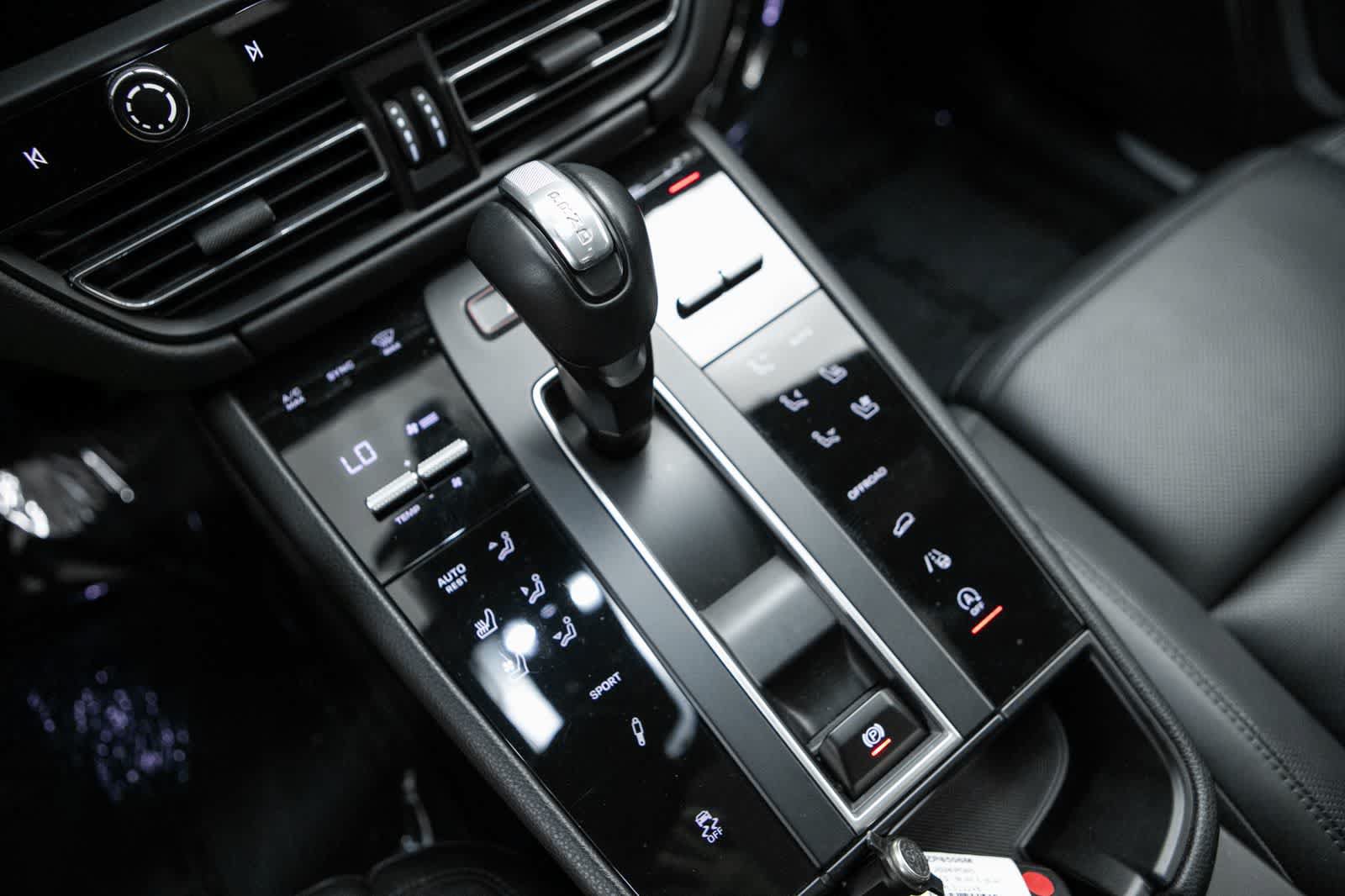 Used 2024 Porsche Macan S AWD/4WD image 27