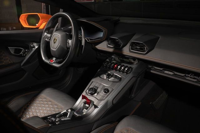 Used 2019 Lamborghini Huracan LP 580-2 image 10