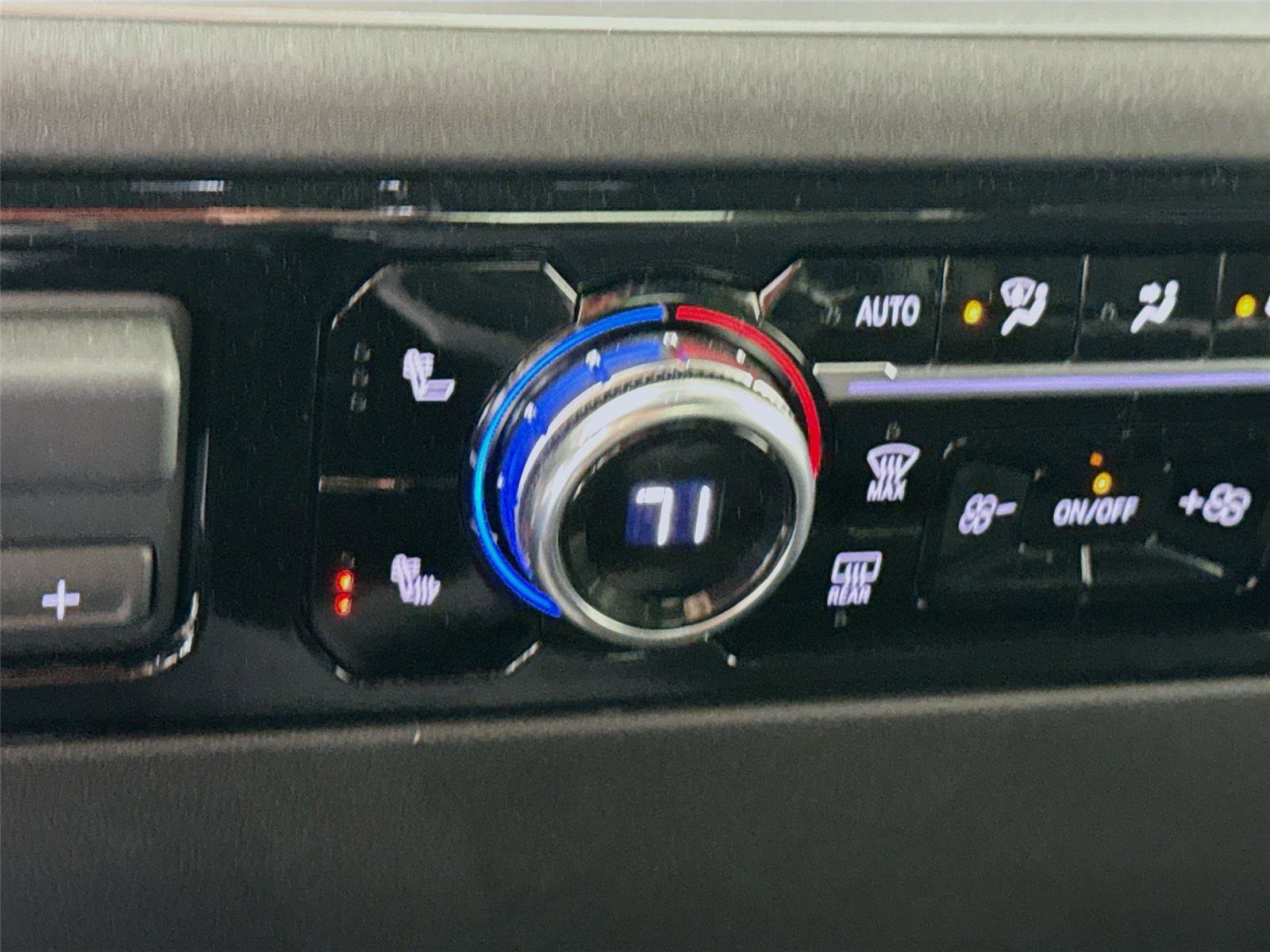 Used 2025 GMC Sierra 1500 SLE image 14