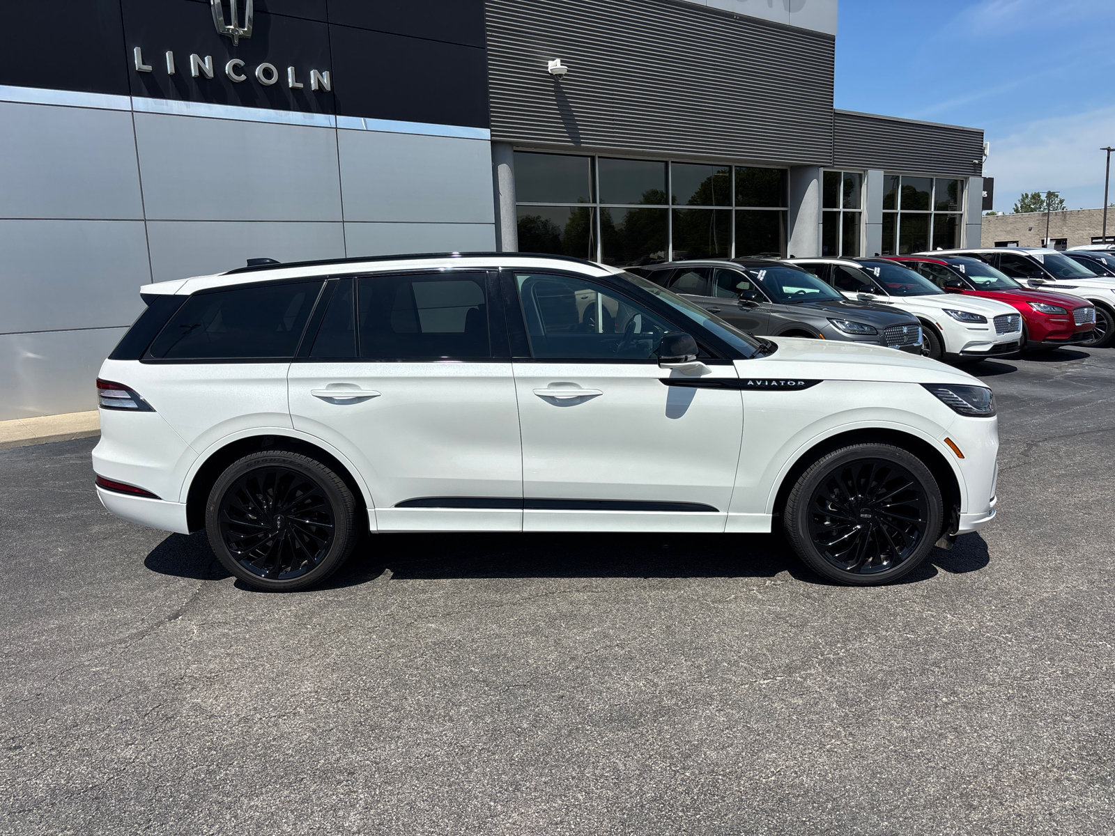 New 2026 Lincoln Aviator Reserve AWD/4WD image 8