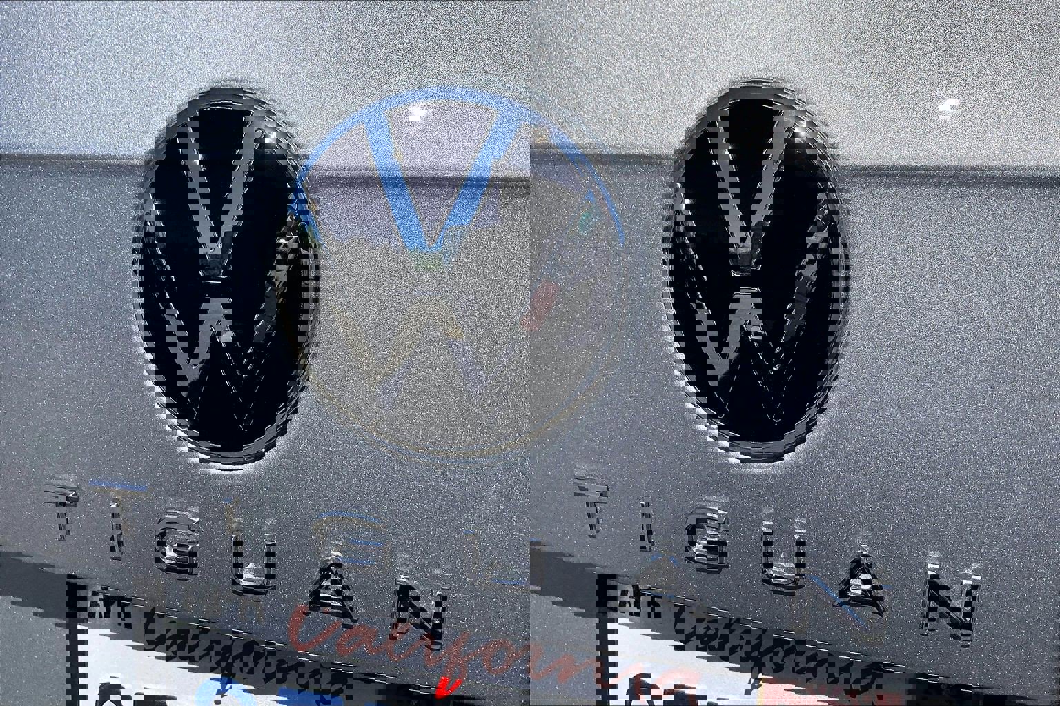 Certified 2023 Volkswagen Tiguan SE R-Line image 7