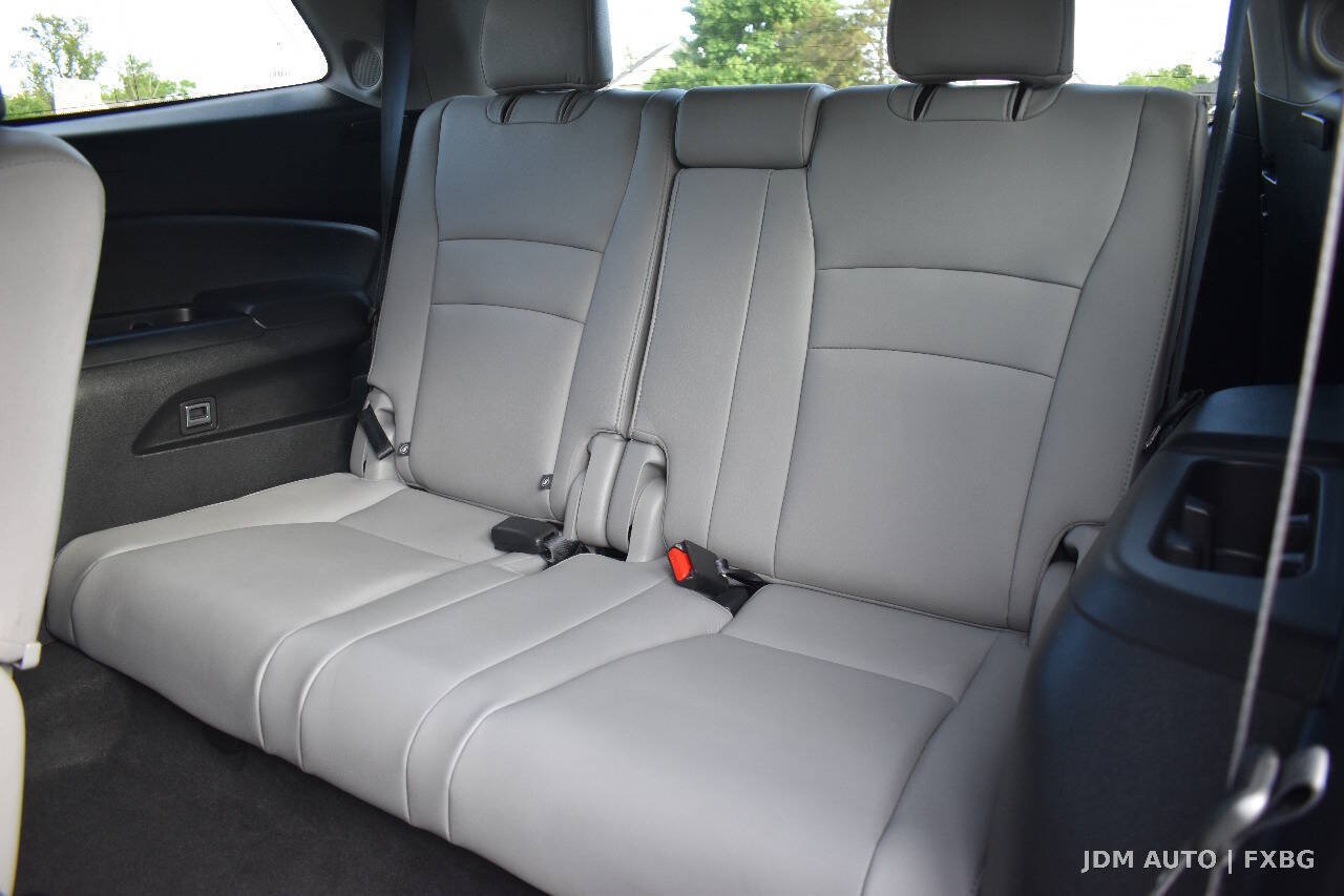 Used 2016 Honda Pilot Touring image 19
