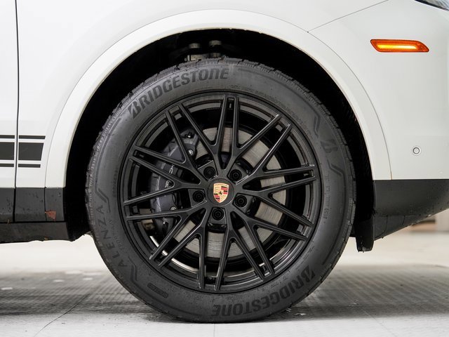 Used 2025 Porsche Cayenne image 29