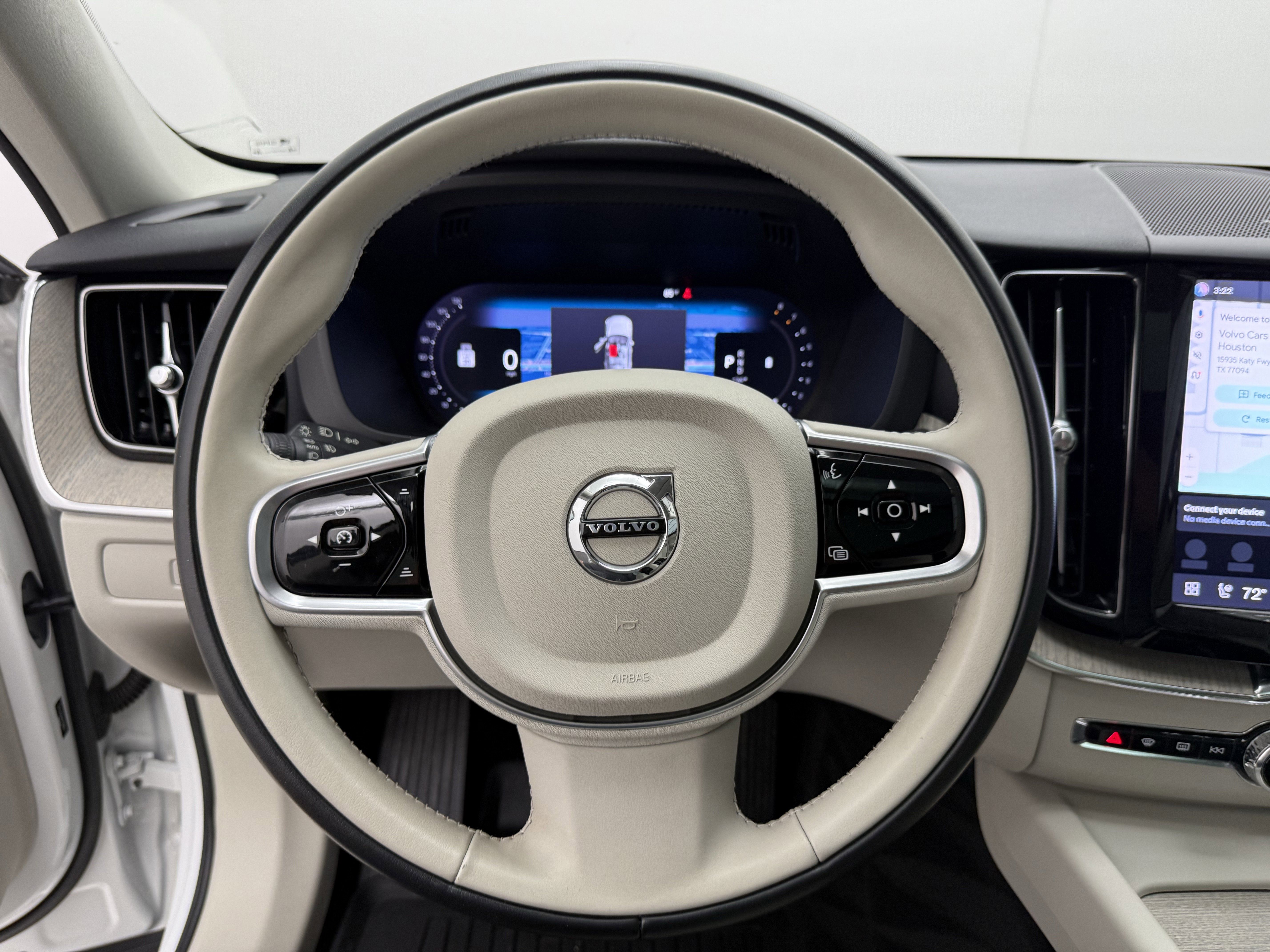 Certified 2023 Volvo XC60 B5 Plus w/ Climate Package image 15