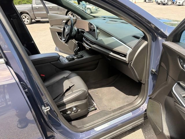 Used 2025 Cadillac XT4 Premium Luxury AWD/4WD image 23