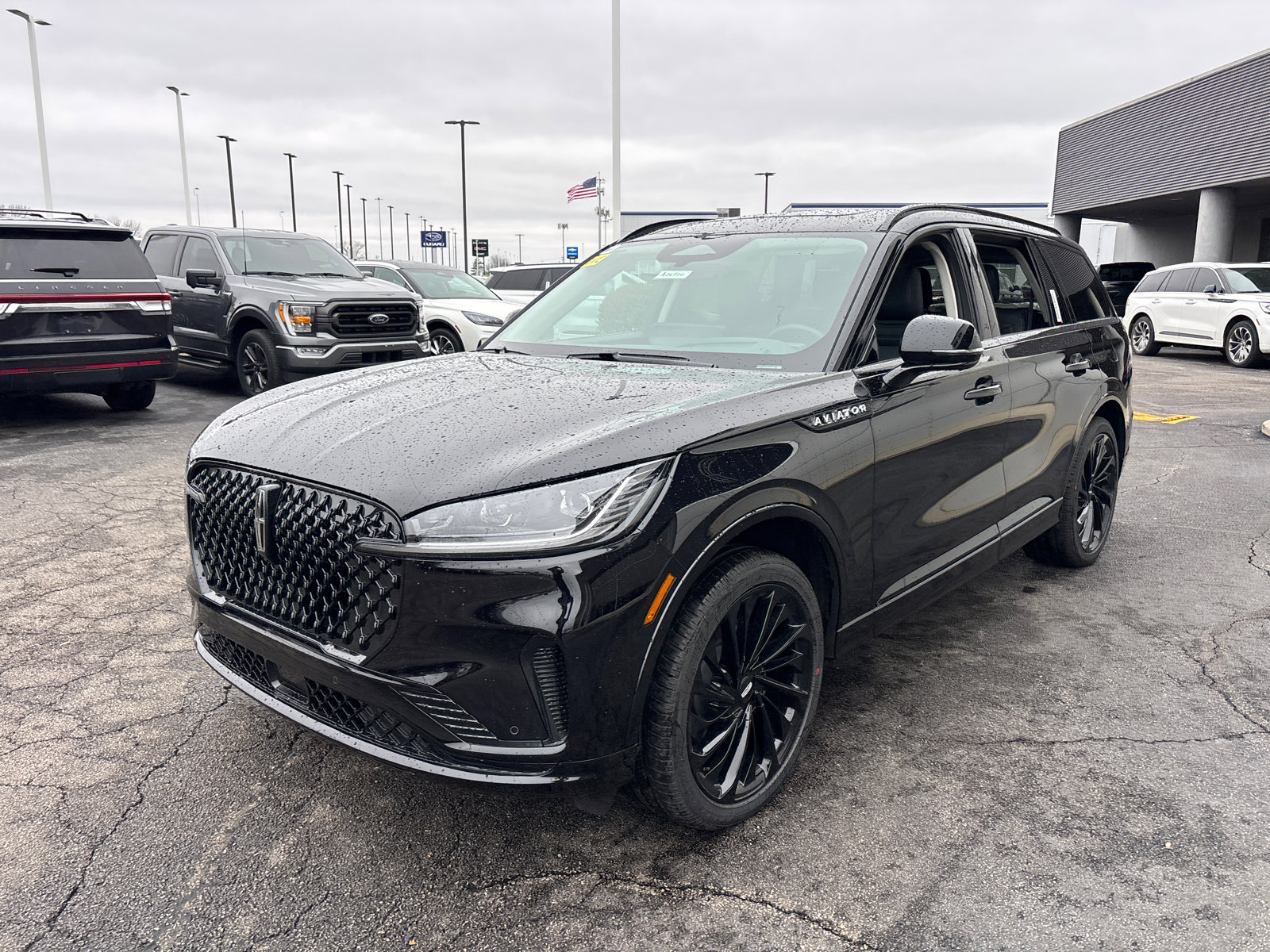 New 2026 Lincoln Aviator Reserve AWD/4WD image 3