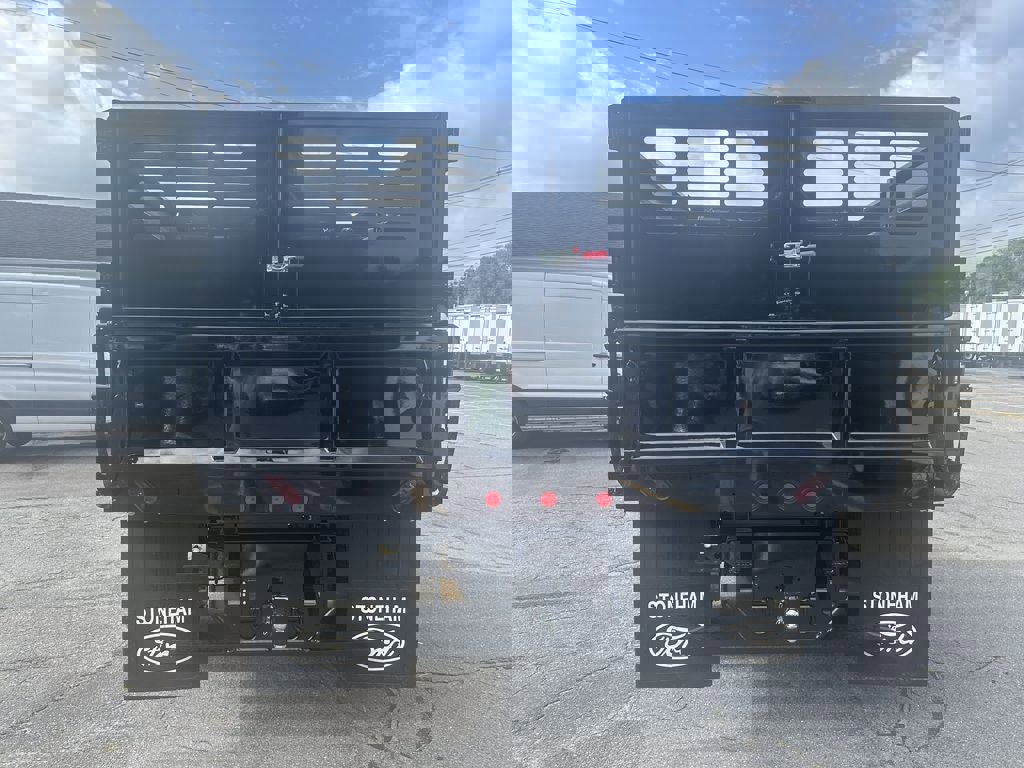 New 2025 Ford F550 4x4 Regular Cab Super Duty image 6