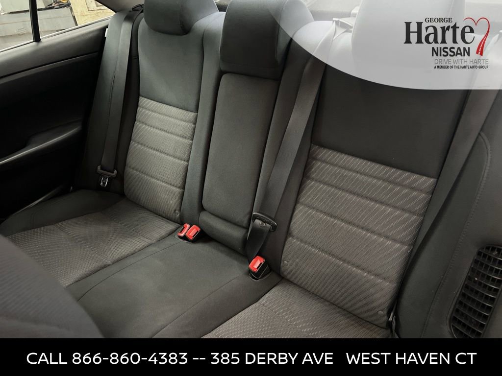 Used 2017 Toyota Camry LE image 32
