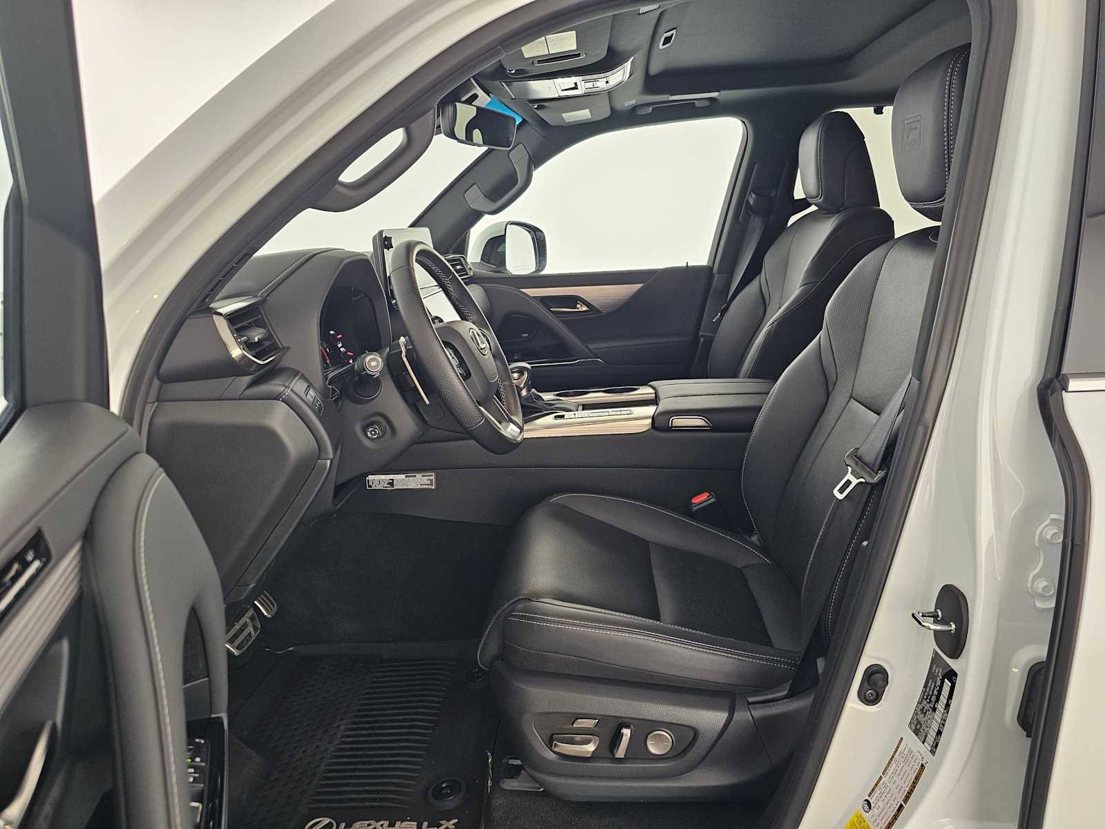 Used 2023 Lexus LX 600 F Sport w/ Accessory Package (Z1) image 22