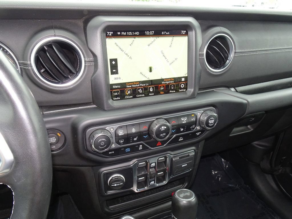 Used 2022 Jeep Wrangler Unlimited Sahara w/ Cold Weather Group AWD/4WD image 17