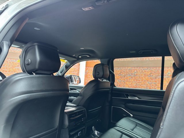 Used 2024 Jeep Wagoneer L Series II w/ Flexible Seating Group image 25