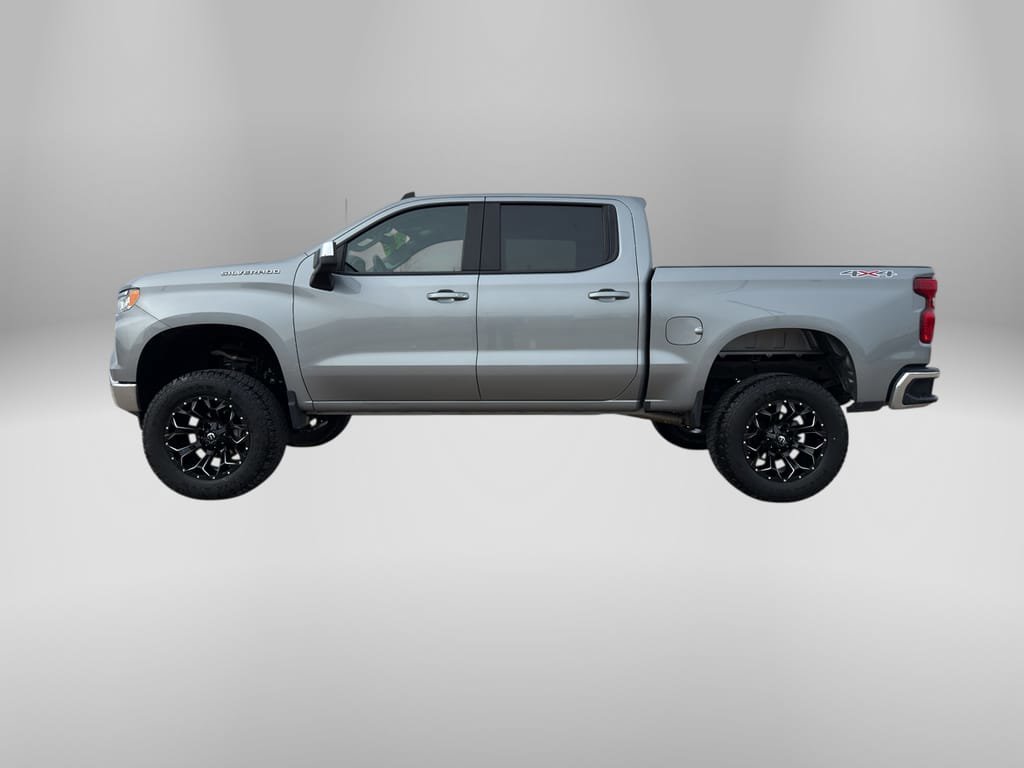 Used 2025 Chevrolet Silverado 1500 LT image 2
