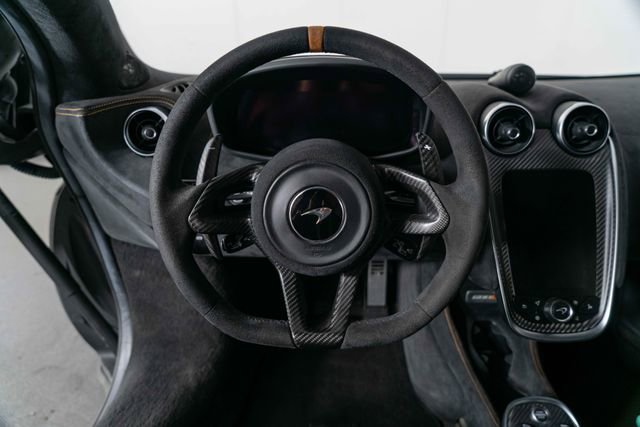 Used 2019 McLaren 600LT RWD image 17