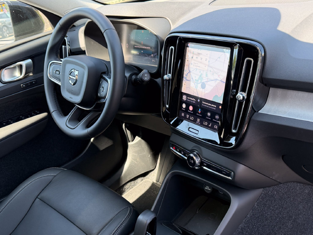 New 2026 Volvo XC40 B5 Core w/ Climate Package AWD/4WD image 7