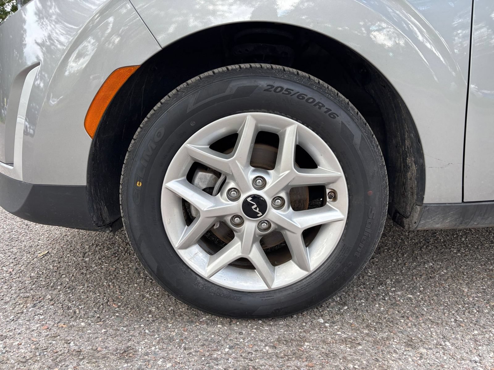 Used 2025 Kia Soul LX w/ LX Technology Package FWD image 27