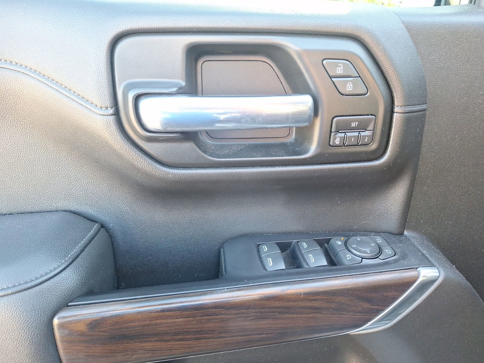 Used 2020 GMC Sierra 1500 SLT image 19