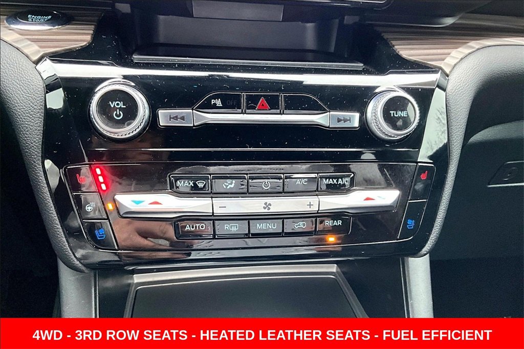 Used 2023 Ford Explorer Limited image 15