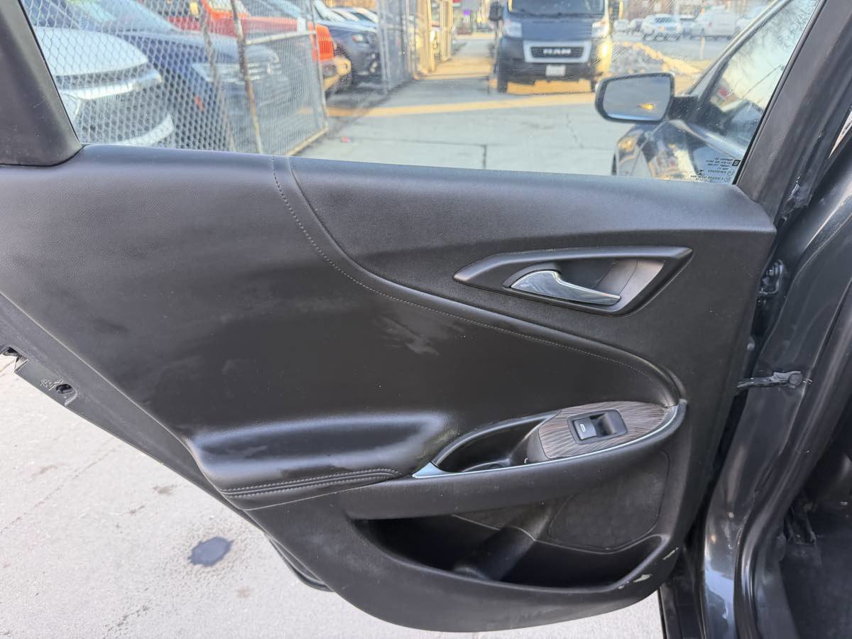 Used 2016 Chevrolet Malibu Premier image 15