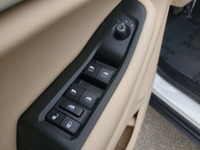 Certified 2024 Jeep Grand Cherokee Limited RWD image 26