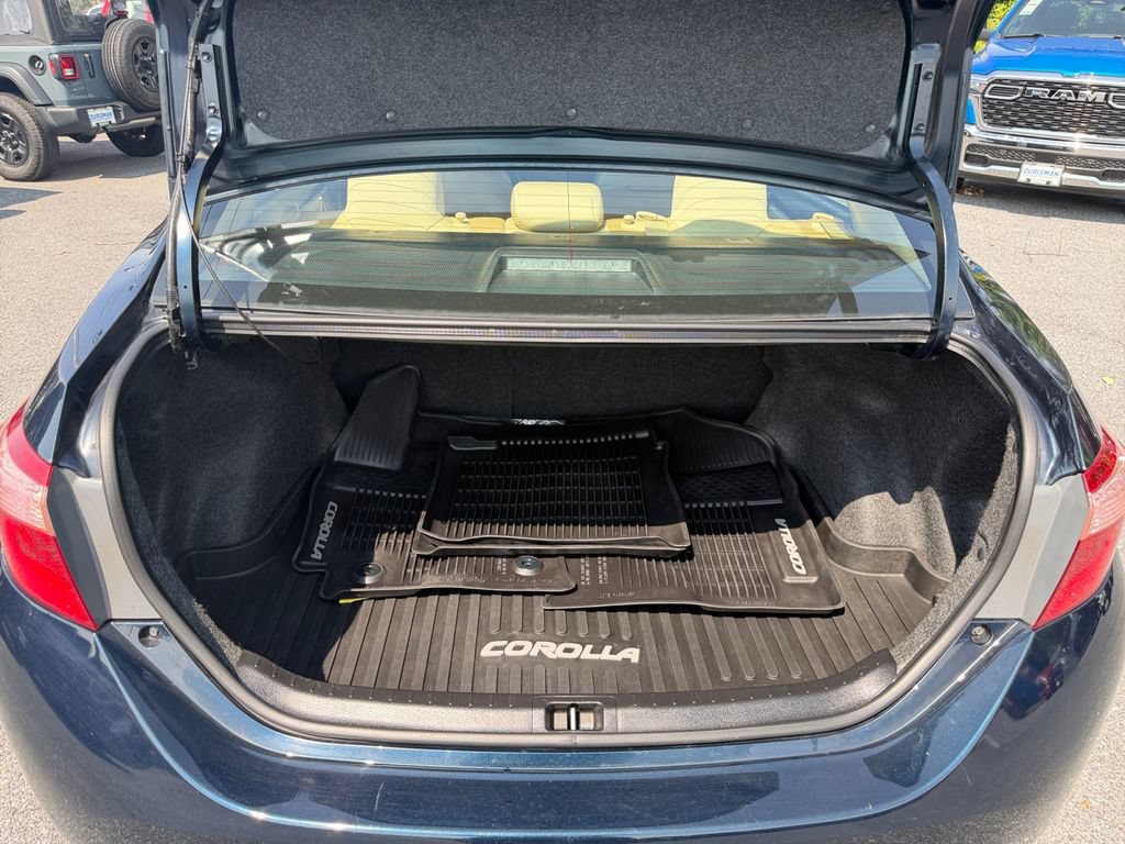 Used 2019 Toyota Corolla LE FWD image 16