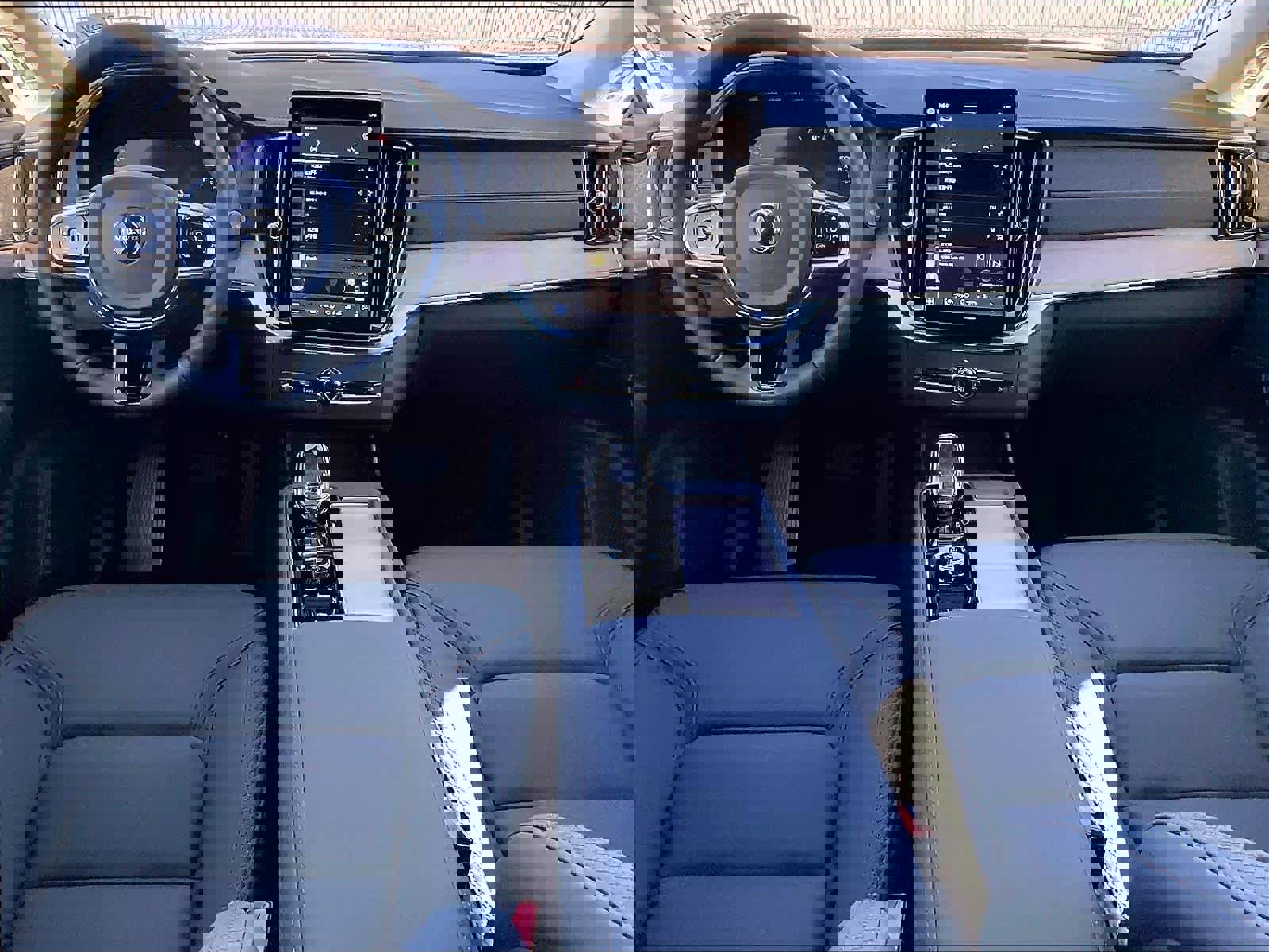 New 2026 Volvo XC90 T8 Core AWD/4WD image 7