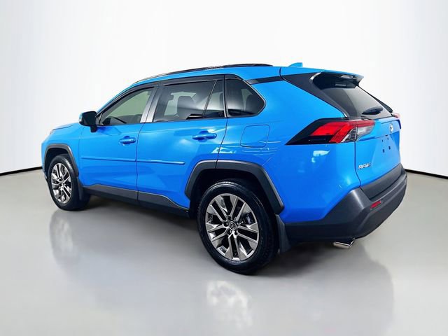 Used 2019 Toyota RAV4 XLE Premium FWD image 7