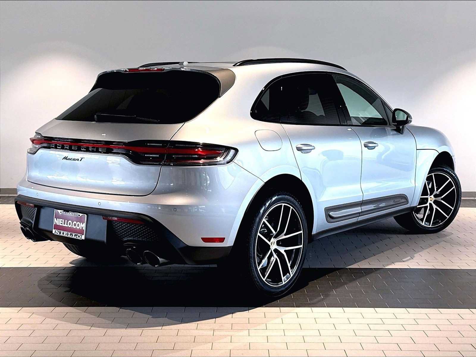 Used 2026 Porsche Macan Turbo AWD/4WD image 10