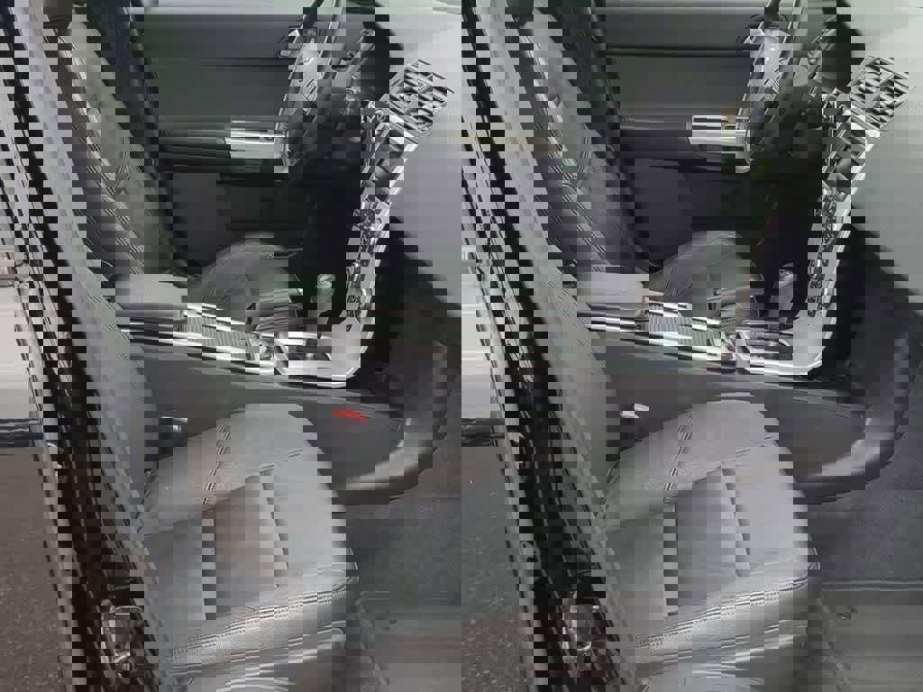 Used 2011 Volvo S40 T5 w/ Preferred Pkg FWD image 20