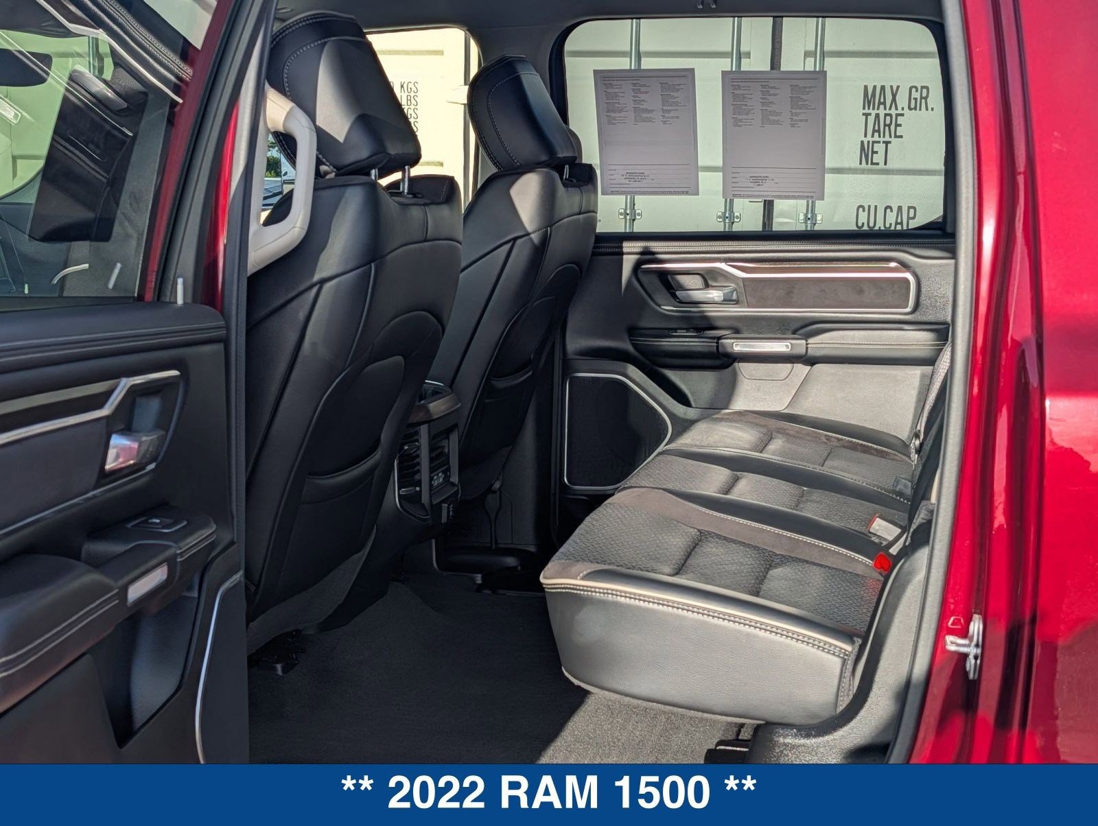 Used 2022 RAM 1500 Laramie AWD/4WD image 18