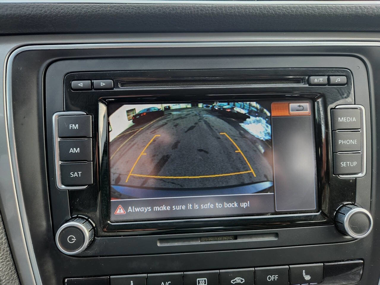 Used 2015 Volkswagen Passat 1.8T Limited Edition image 5