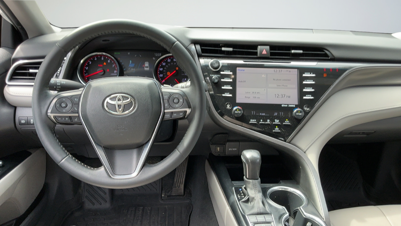 Used 2020 Toyota Camry XSE FWD image 13