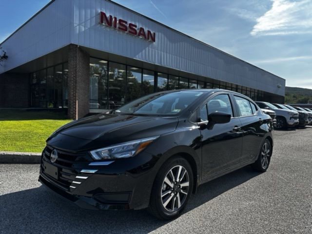 New 2025 Nissan Versa SV w/ Trunk Package