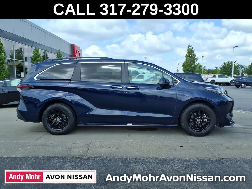 Used 2026 Toyota Sienna XLE FWD image 8