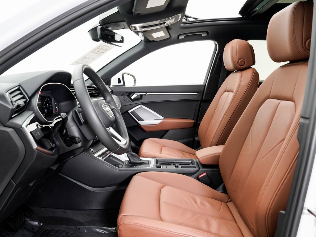 Certified 2025 Audi Q3 2.0T Premium w/ Convenience Package image 7