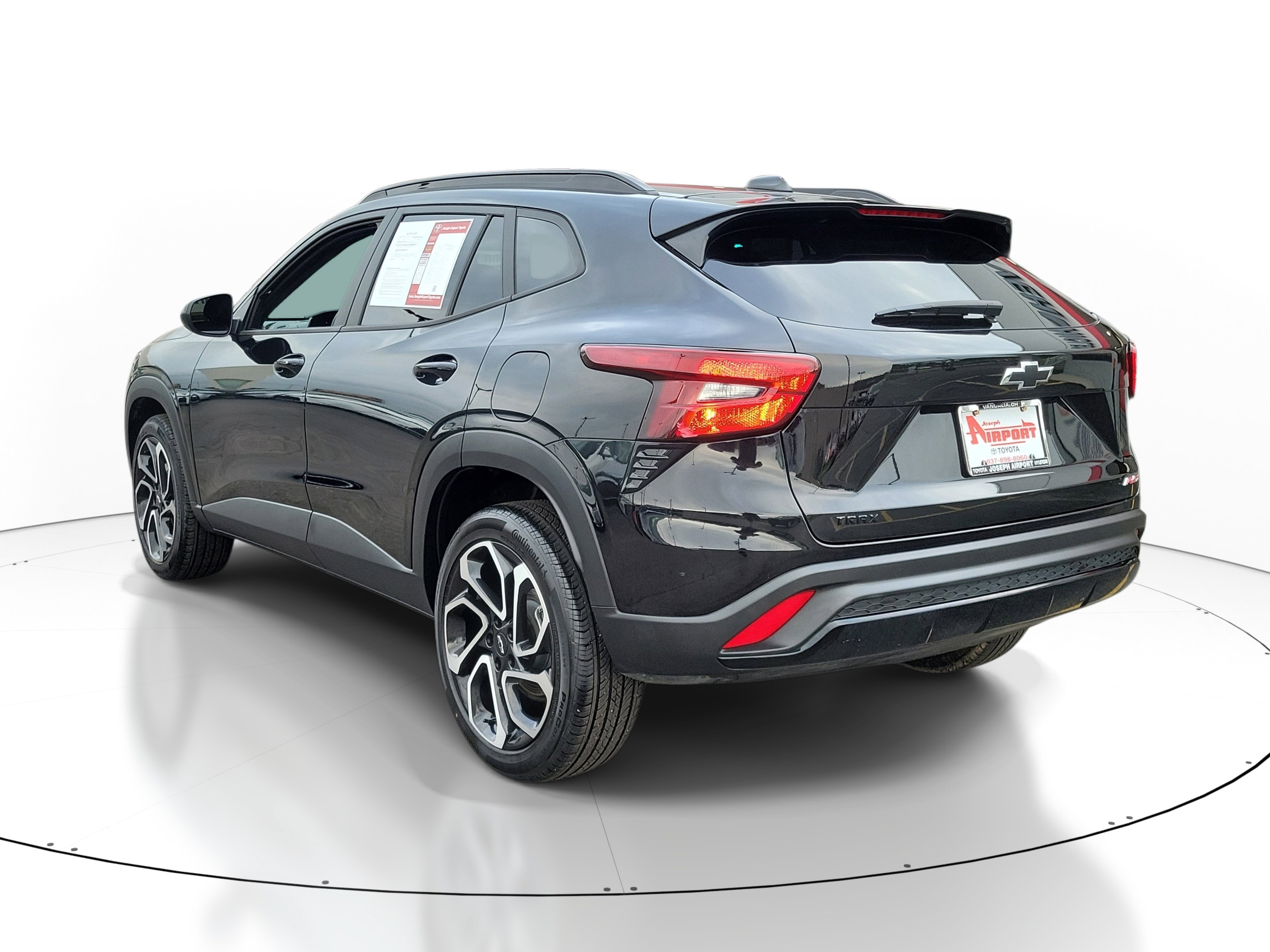Used 2025 Chevrolet Trax RS FWD image 3