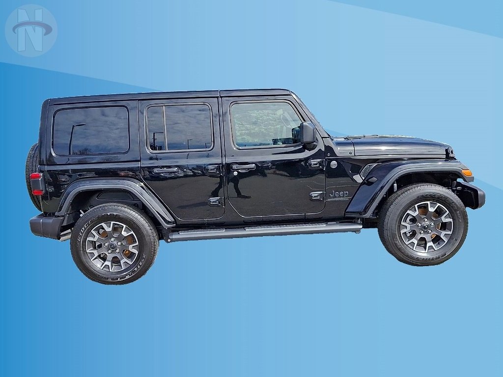 Certified 2025 Jeep Wrangler Sahara w/ Technology Group image 9