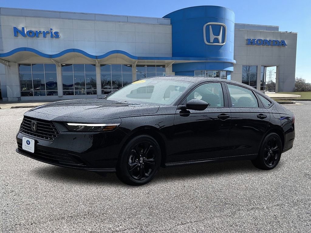 Used 2025 Honda Accord SE image 2