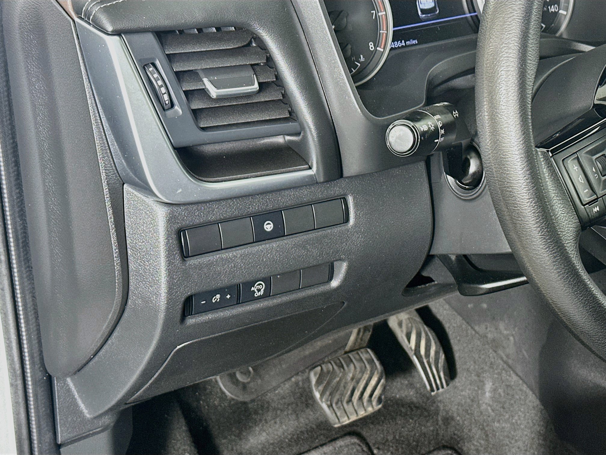 Used 2023 Nissan Rogue SV FWD image 17